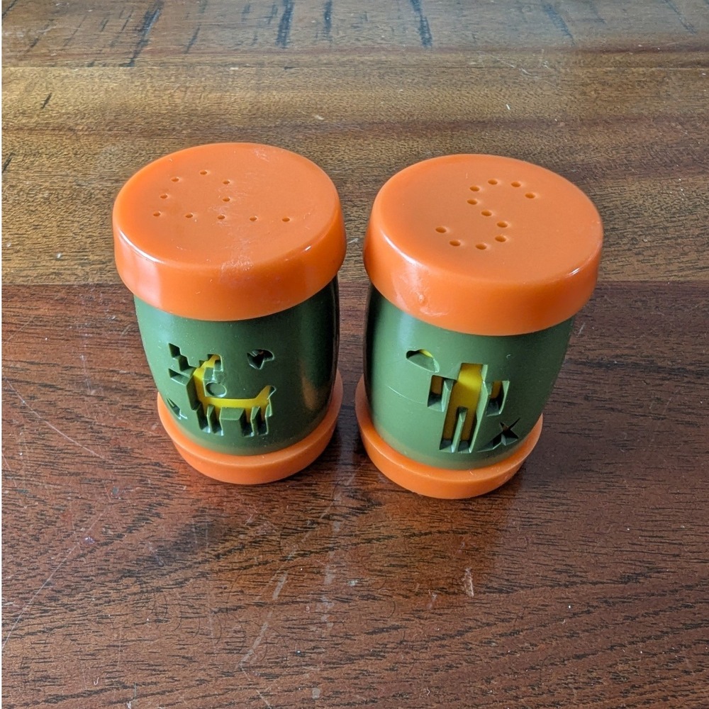 Vtg 1970s Mini Salt & Pepper Shakers Plastic Perforated Green Orange Montana